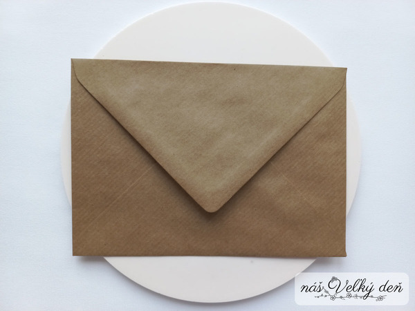  Obálka C6 - hnedá s jemnými pásikmi