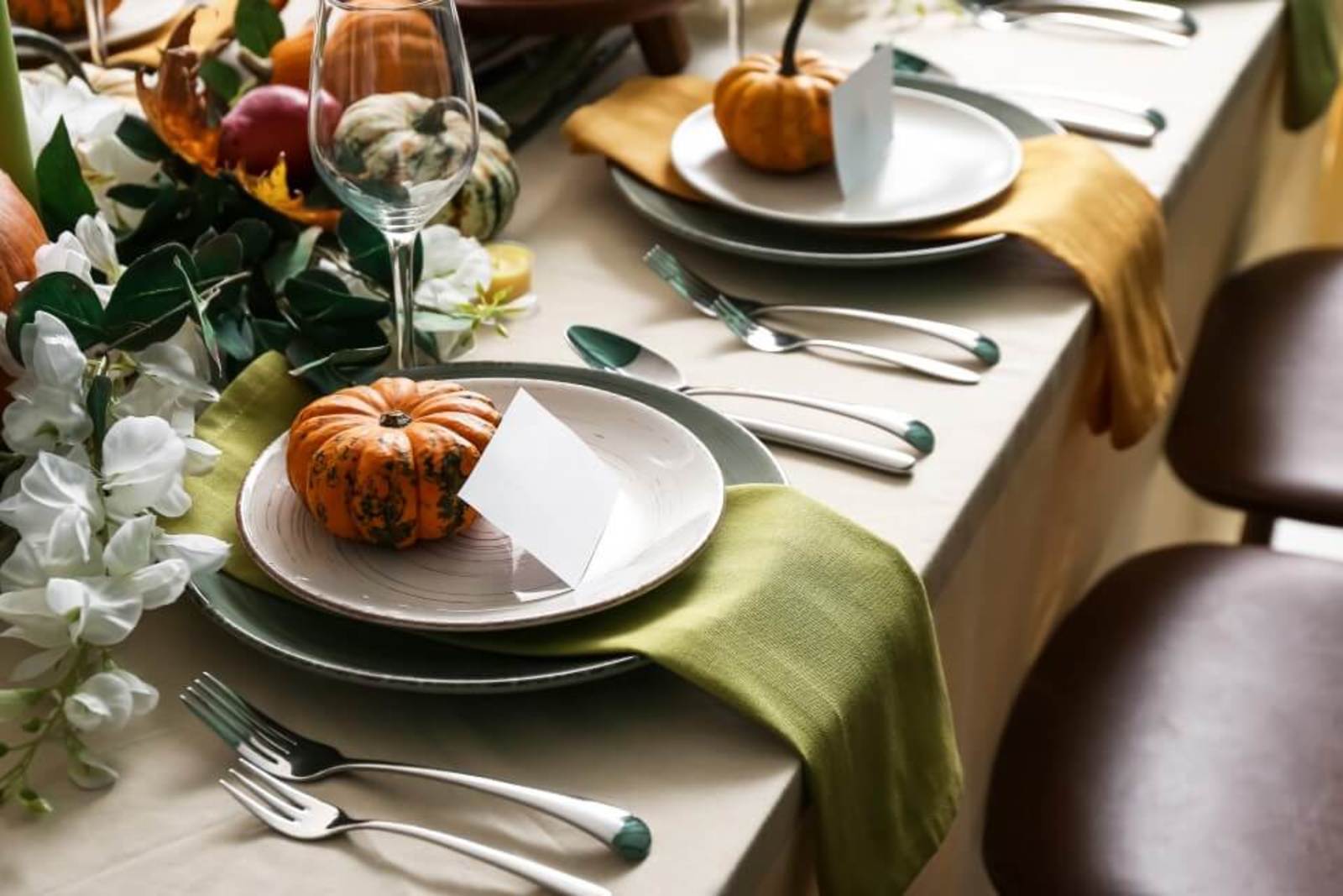 Jesenné dekorácie na svadobnom stole
