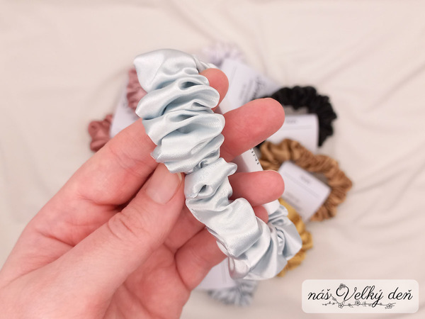  Saténová gumička - MINI - modrá pastelová