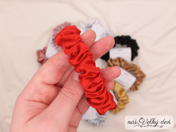 Saténová gumička - MINI - červená