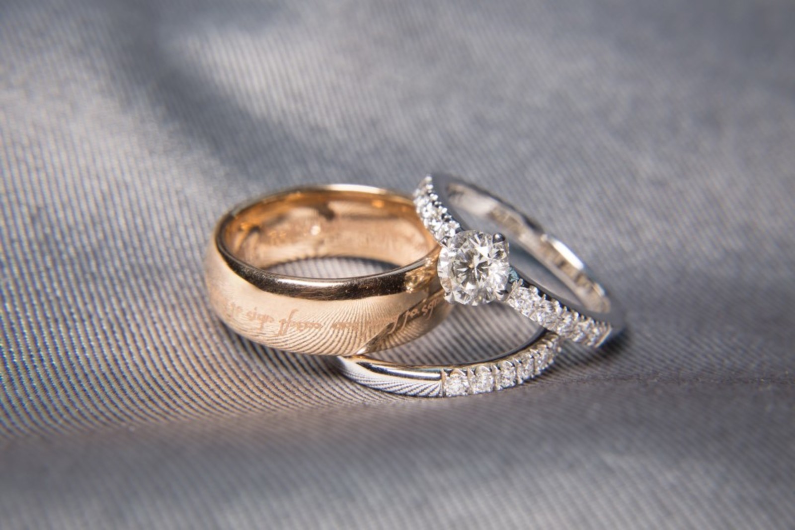 svadobne obrucky a zasnubny prsten