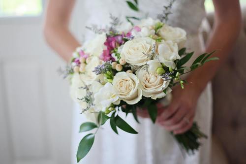 Zoznam sezónnych kvetov pre letnú svadbu